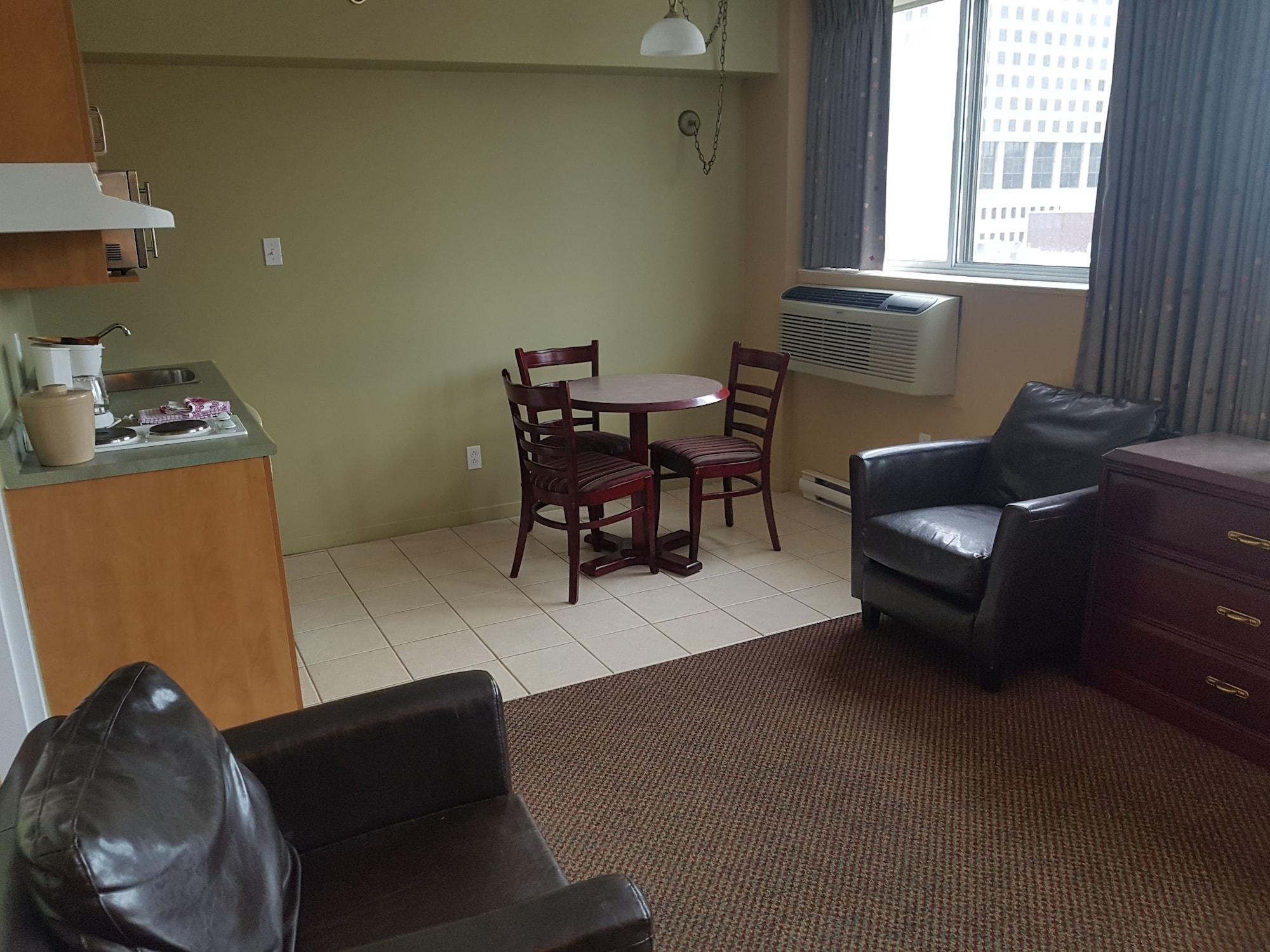 Hotel Les Suites Labelle Montreal Bagian luar foto
