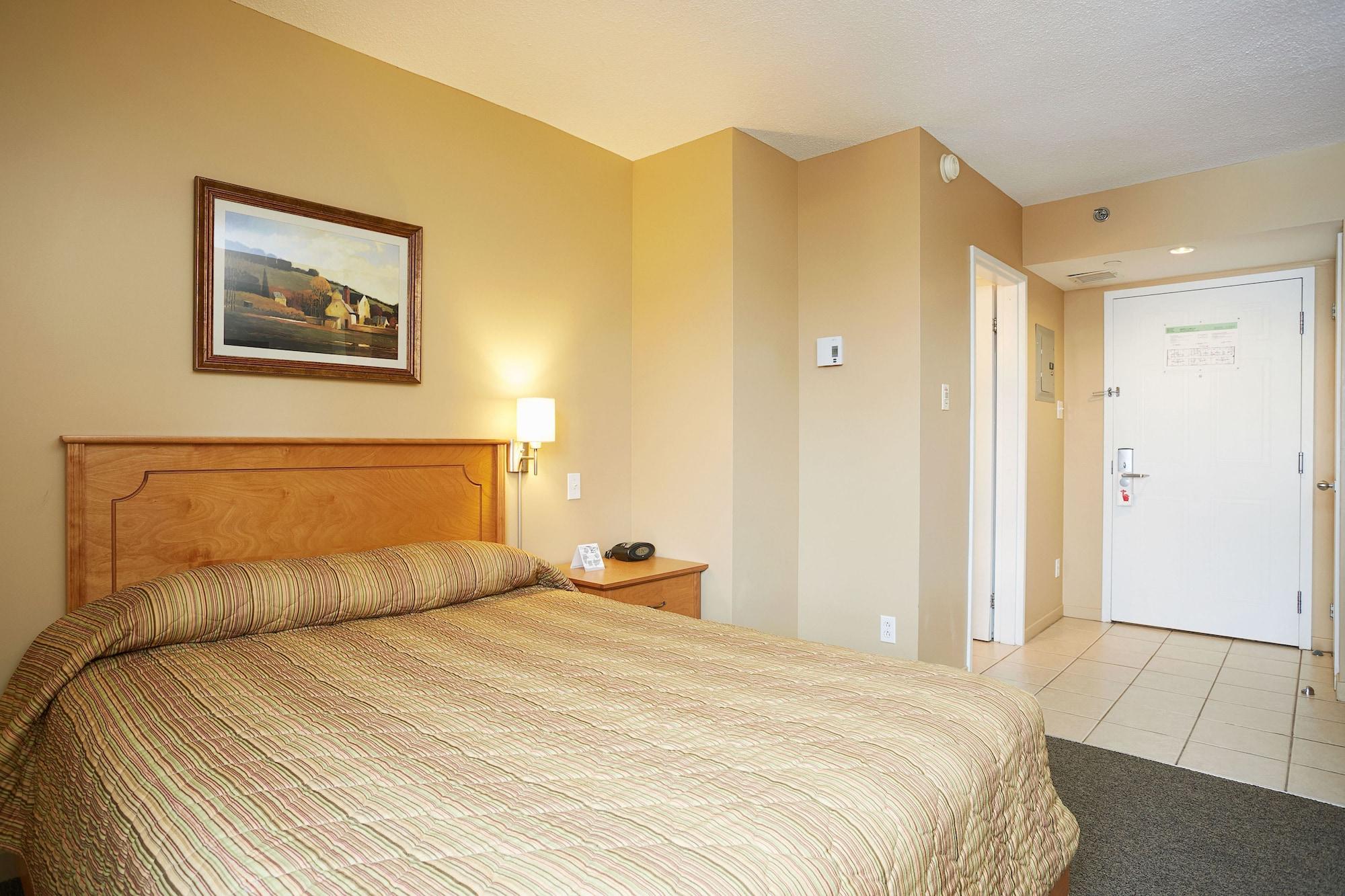 Hotel Les Suites Labelle Montreal Bagian luar foto