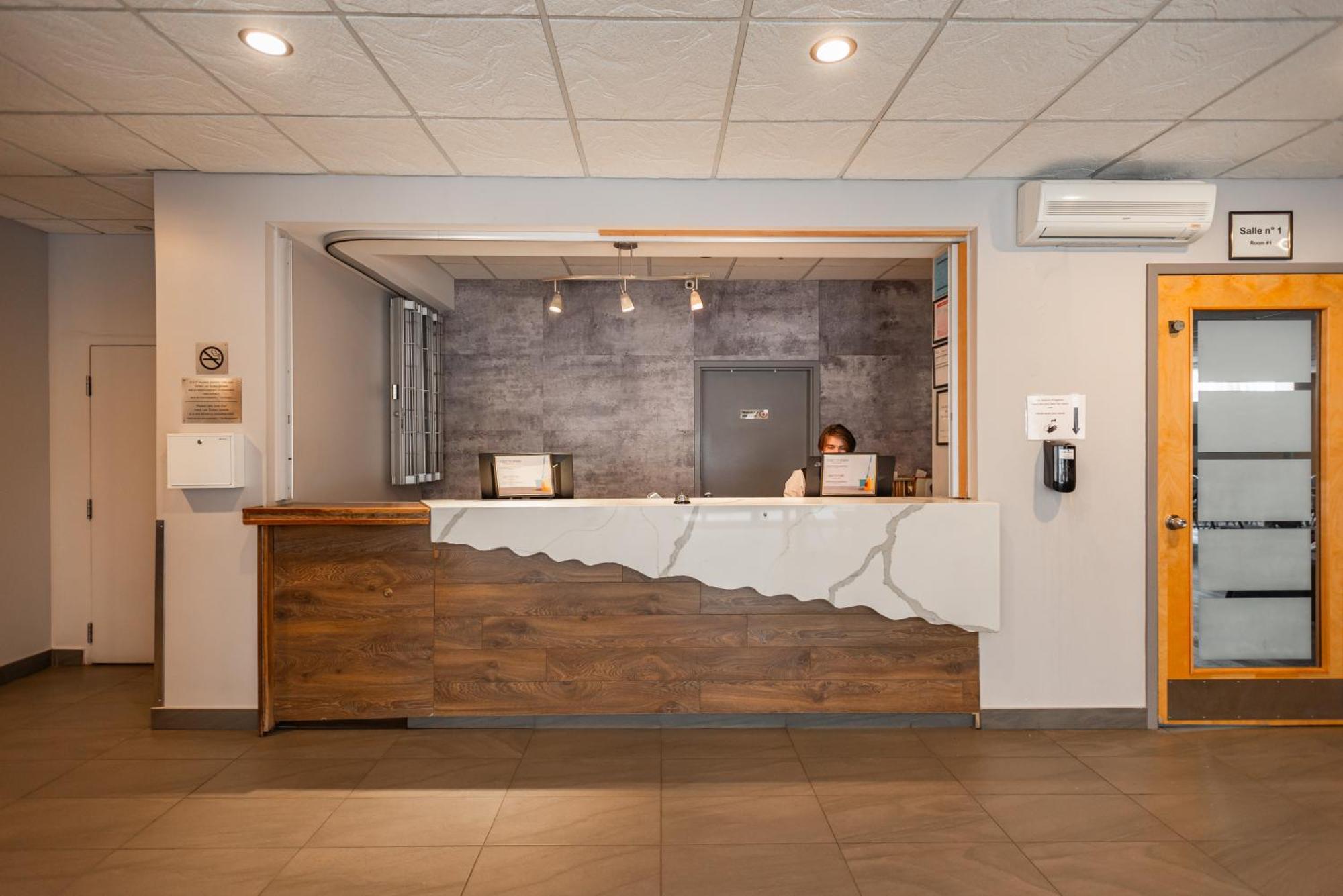 Hotel Les Suites Labelle Montreal Bagian luar foto