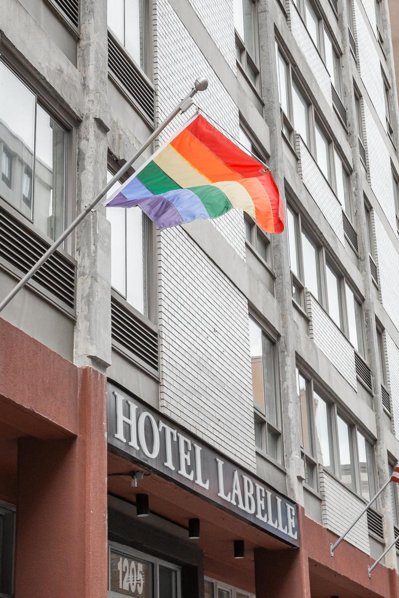 Hotel Les Suites Labelle Montreal Bagian luar foto