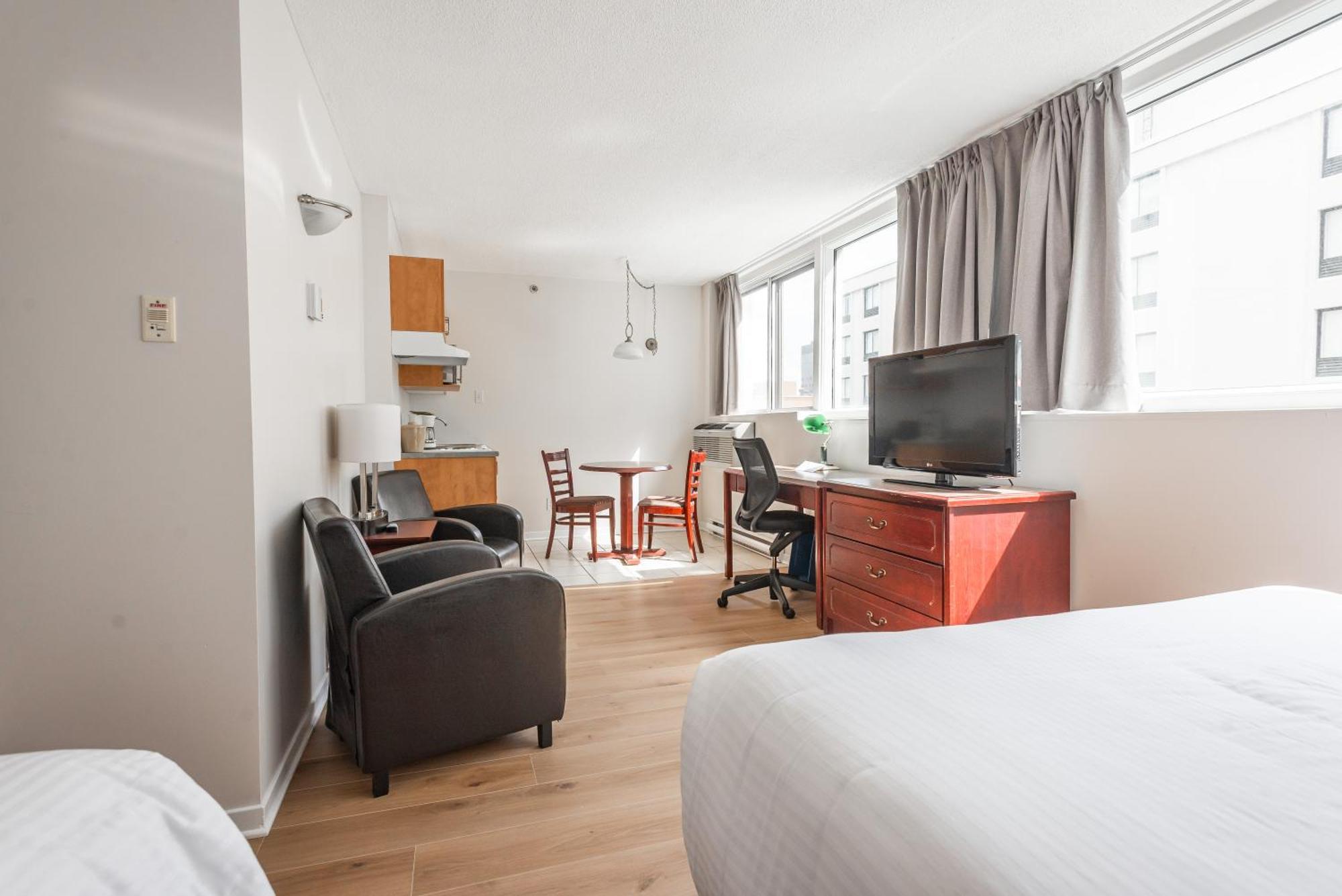 Hotel Les Suites Labelle Montreal Bagian luar foto