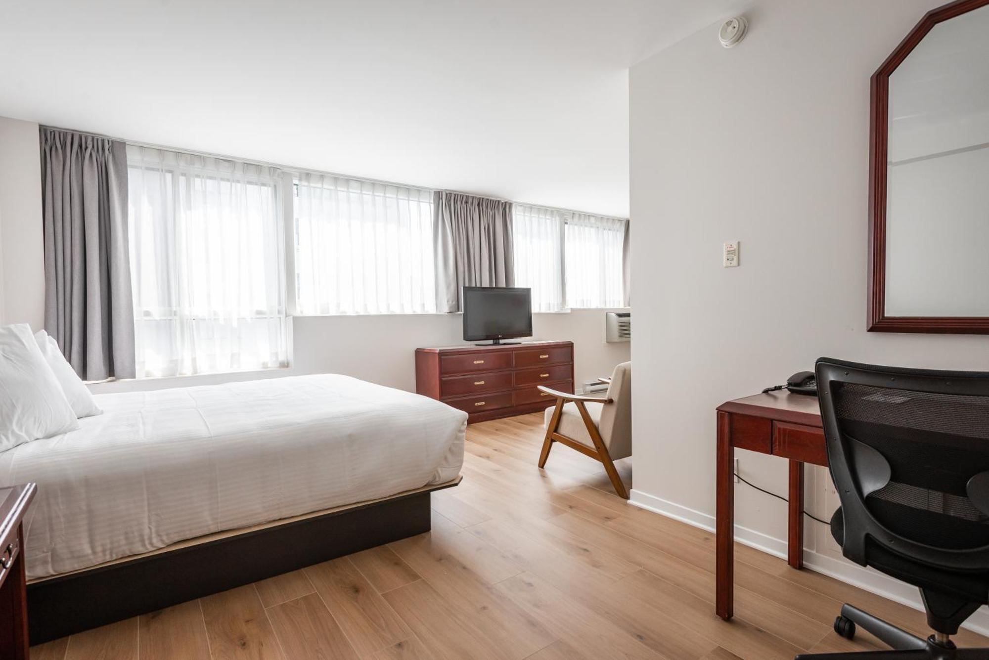 Hotel Les Suites Labelle Montreal Bagian luar foto