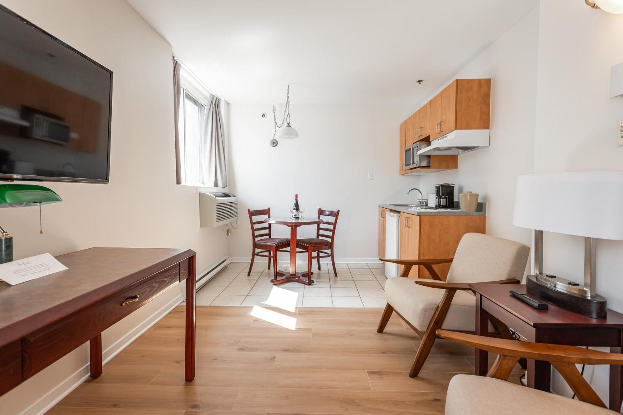 Hotel Les Suites Labelle Montreal Bagian luar foto